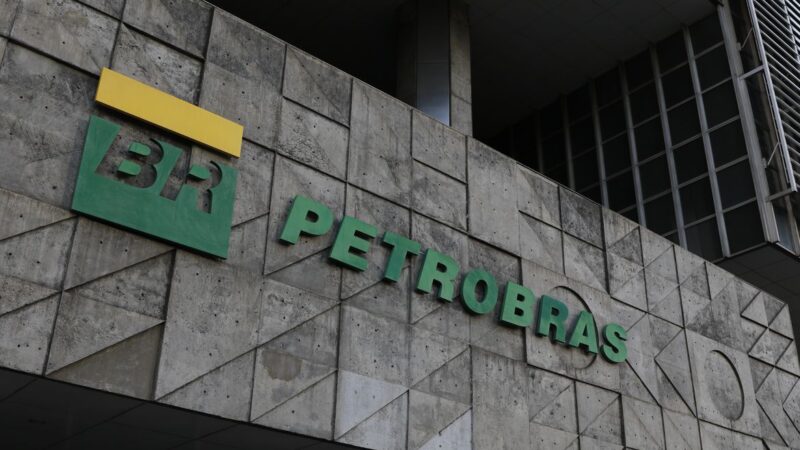 Petrobras corta preço do diesel em R$ 0,35 e reduz valor para distribuidoras a partir desta segunda-feira
