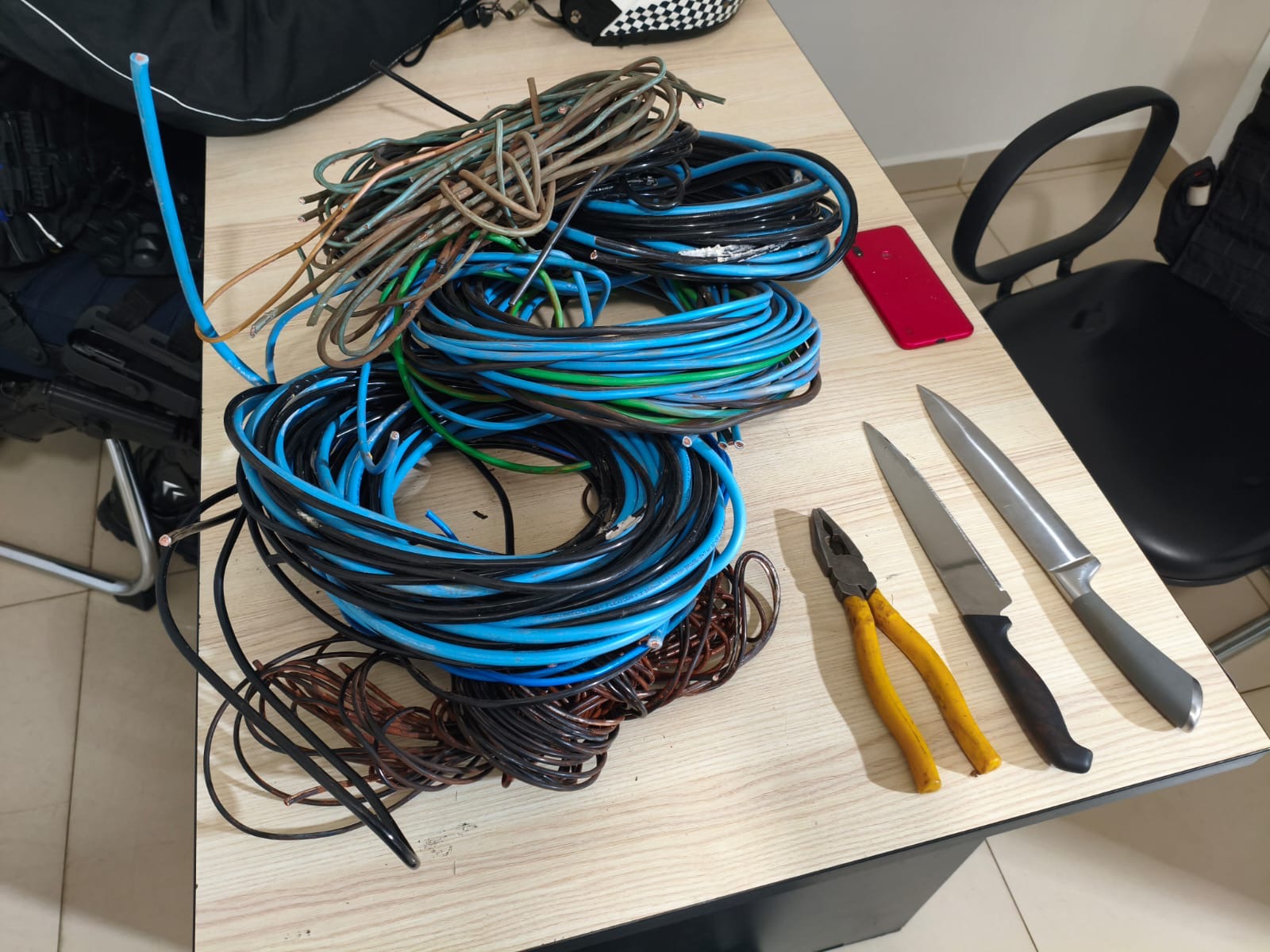 Dois homens são presos pela GCM com cerca de 15 quilos de fios de cobre furtados em Rio Preto