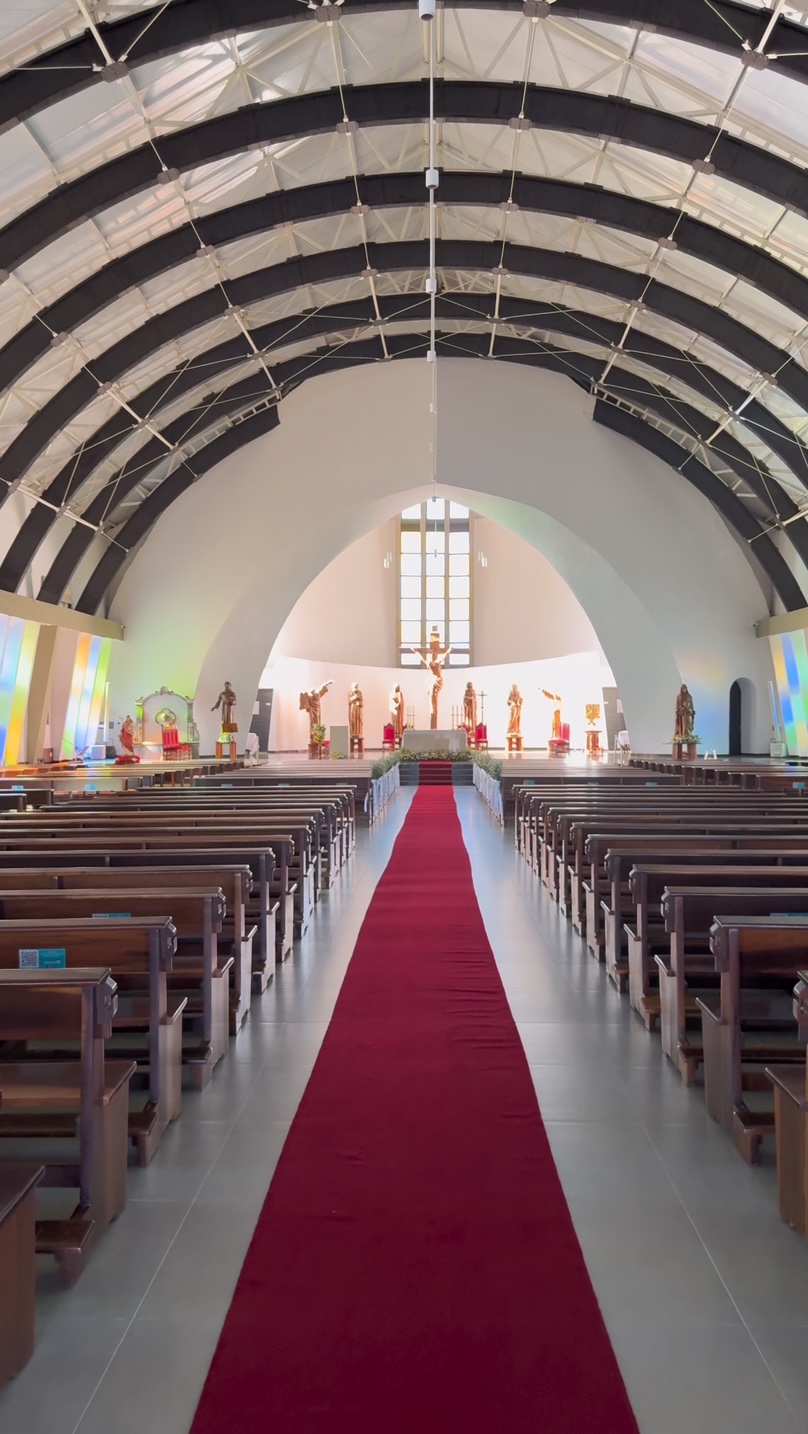 Igreja da Redentora reabre após ampla reconstrução e volta a receber fiéis em Rio Preto