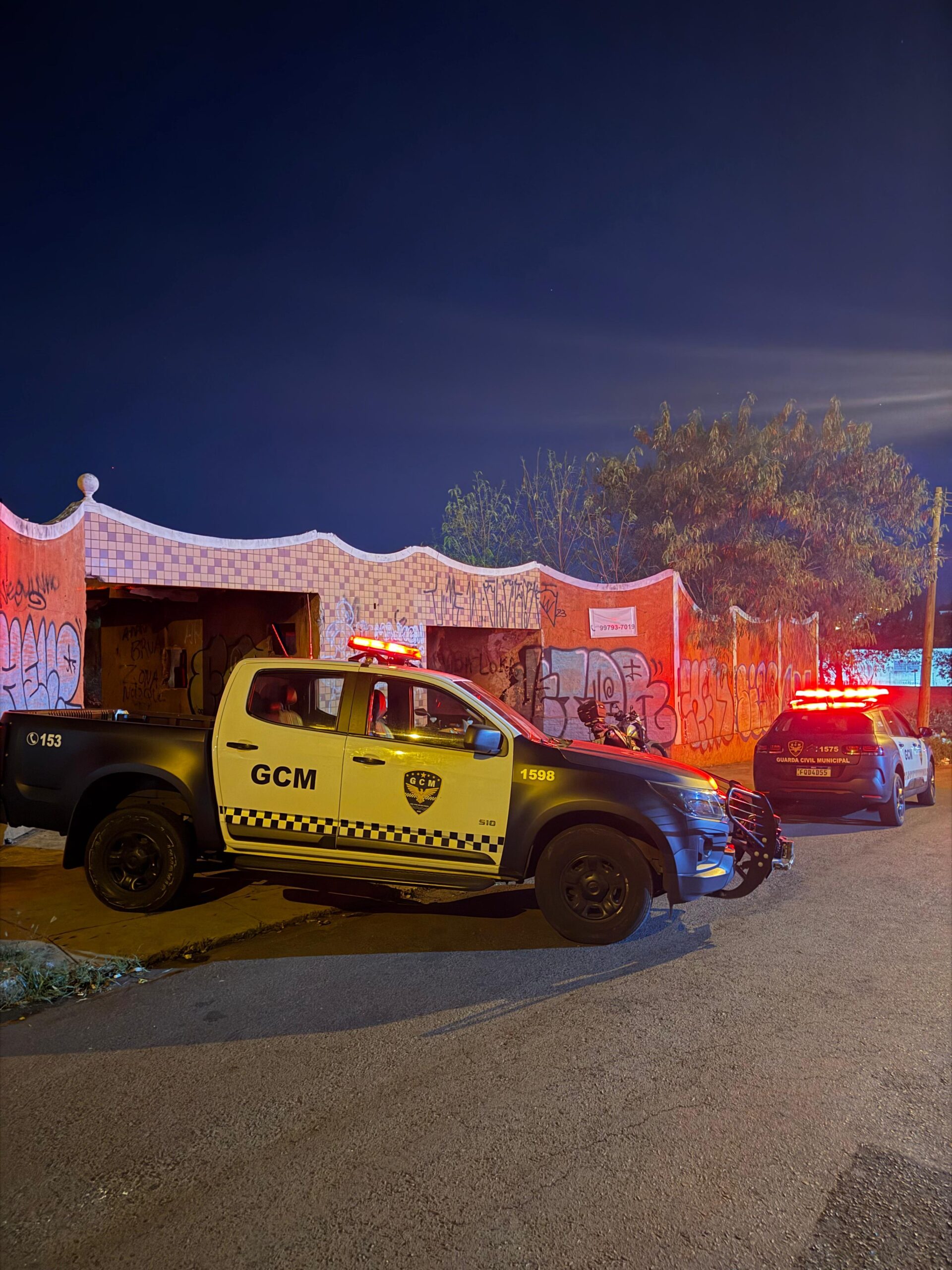 Homem é encontrado espancado e queimado em antigo motel abandonado