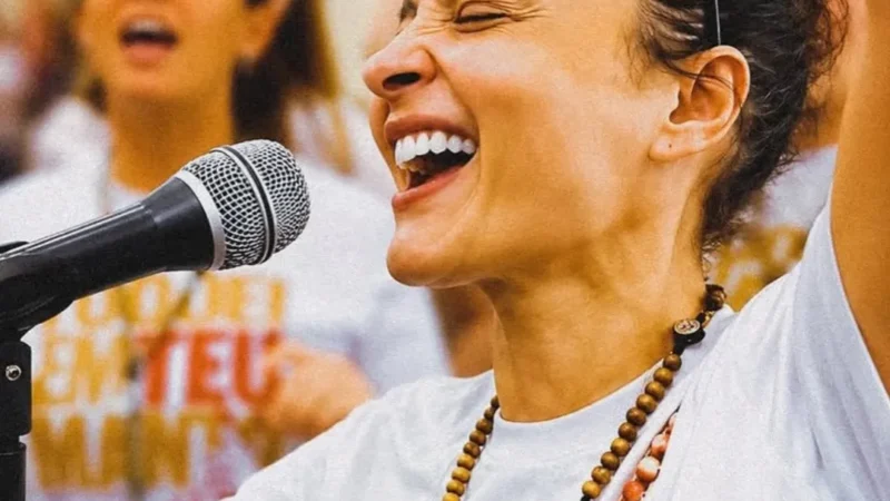 MAIARA PARTICIPA DE ACAMPAMENTO CRISTÃO E É RECEBIDA POR FAMÍLIA E NAMORADO EM RIO PRETO